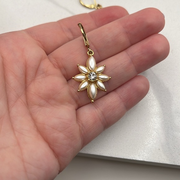 Joan Rivers earrings - Picture 7 of 7